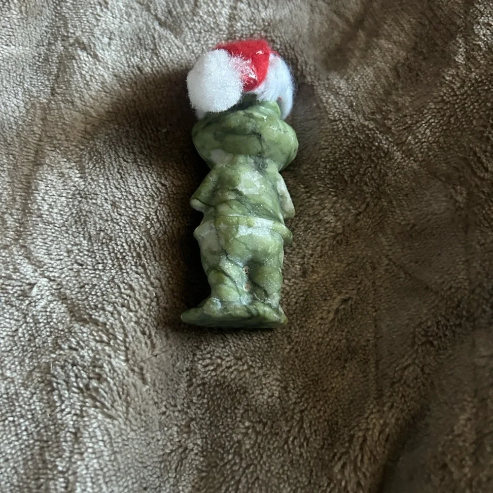 Green Grinch Jade Figurine with Santa Hat - Picture 2 of 3